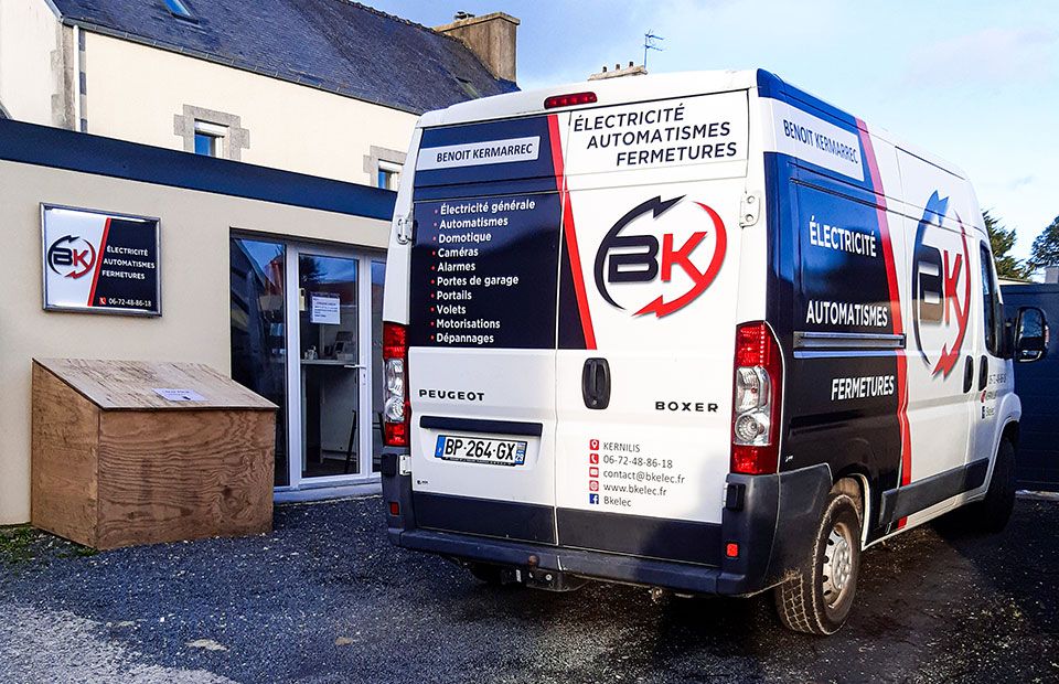 BK Électricité dispose d'une flotte de camion pour vos travaux électrique dans le Finistère