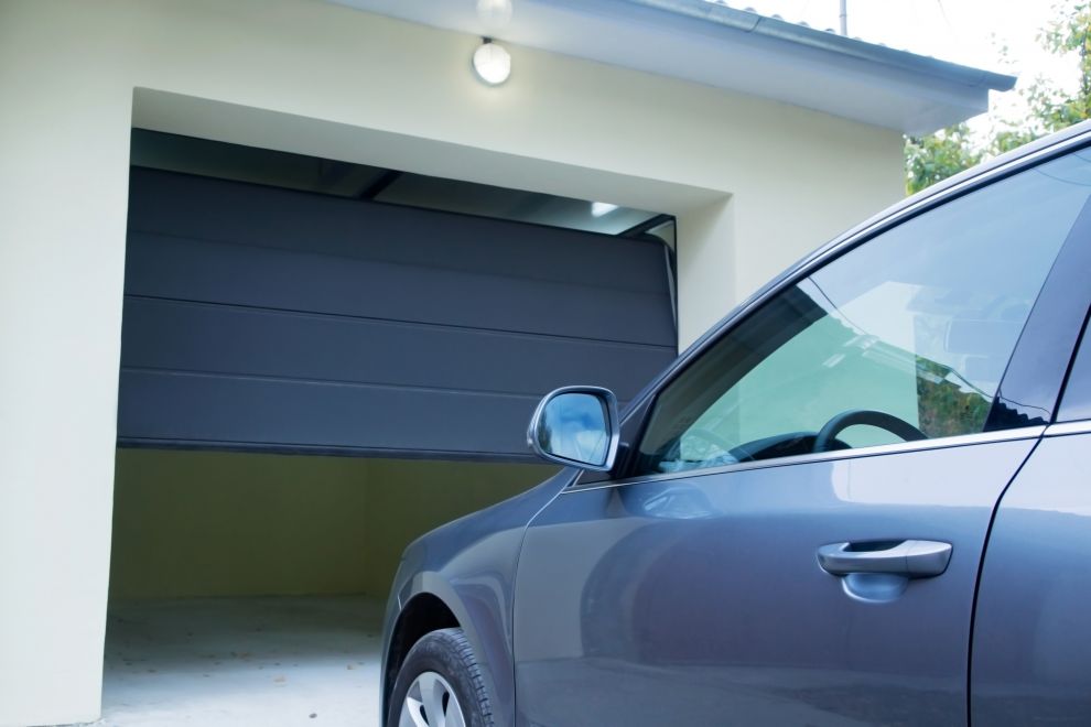 BK Électricité assure le dépannage de votre porte de garage motorisée toutes marques